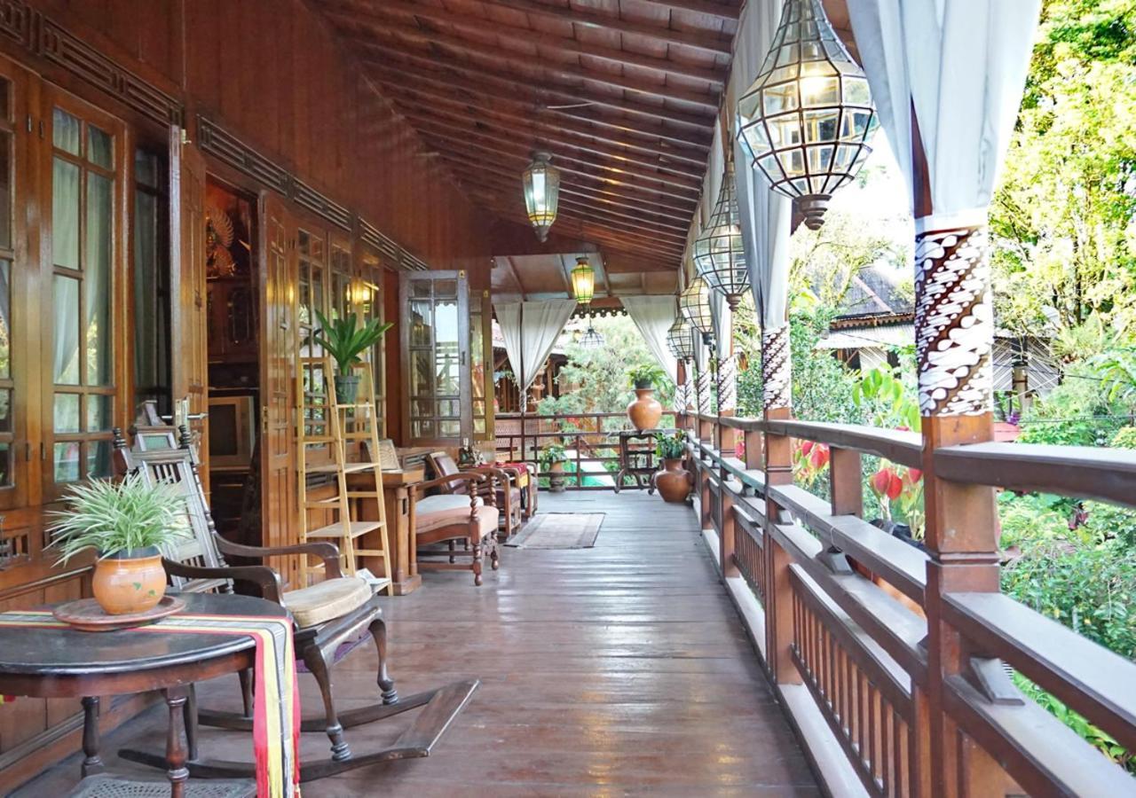 Badjoeri Ethnic Wooden Homestay Bandung Exterior foto