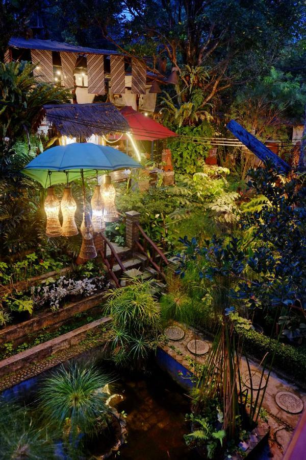 Badjoeri Ethnic Wooden Homestay Bandung Exterior foto
